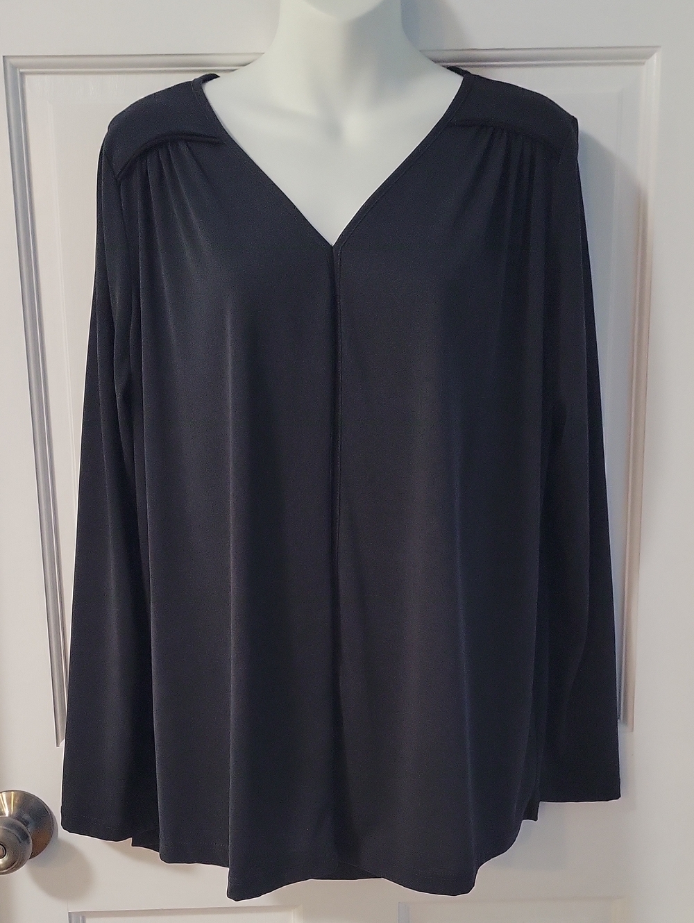 Women's Pleione Dark Grey V-Neck Modal Top Size Large